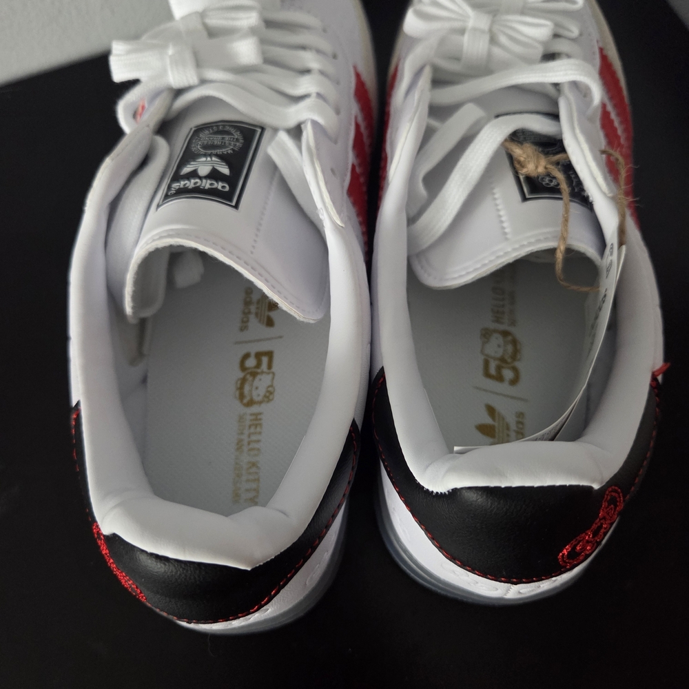 Adidas Hello Kitty 50th Anniversary Gazelle - Picture 8 of 10